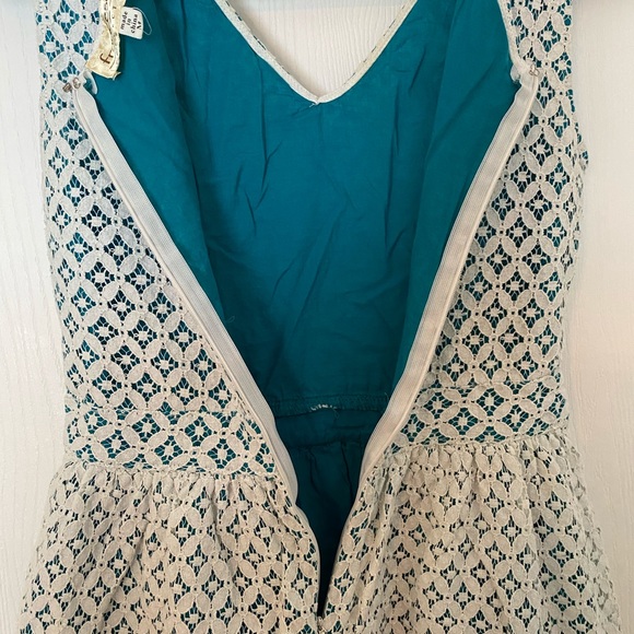 Beautiful Francesca’s Dress - Picture 6 of 7